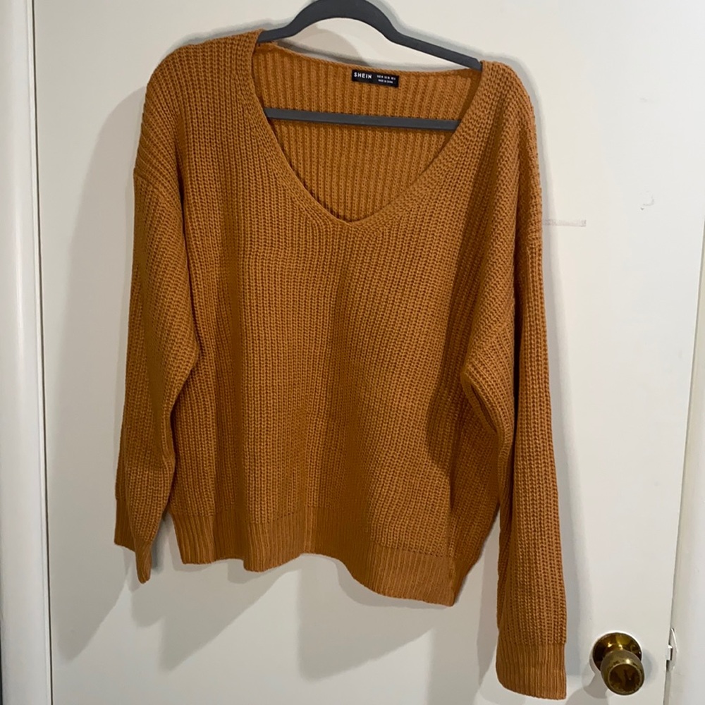 Shein burnt orange sweater. Size medium. NEW